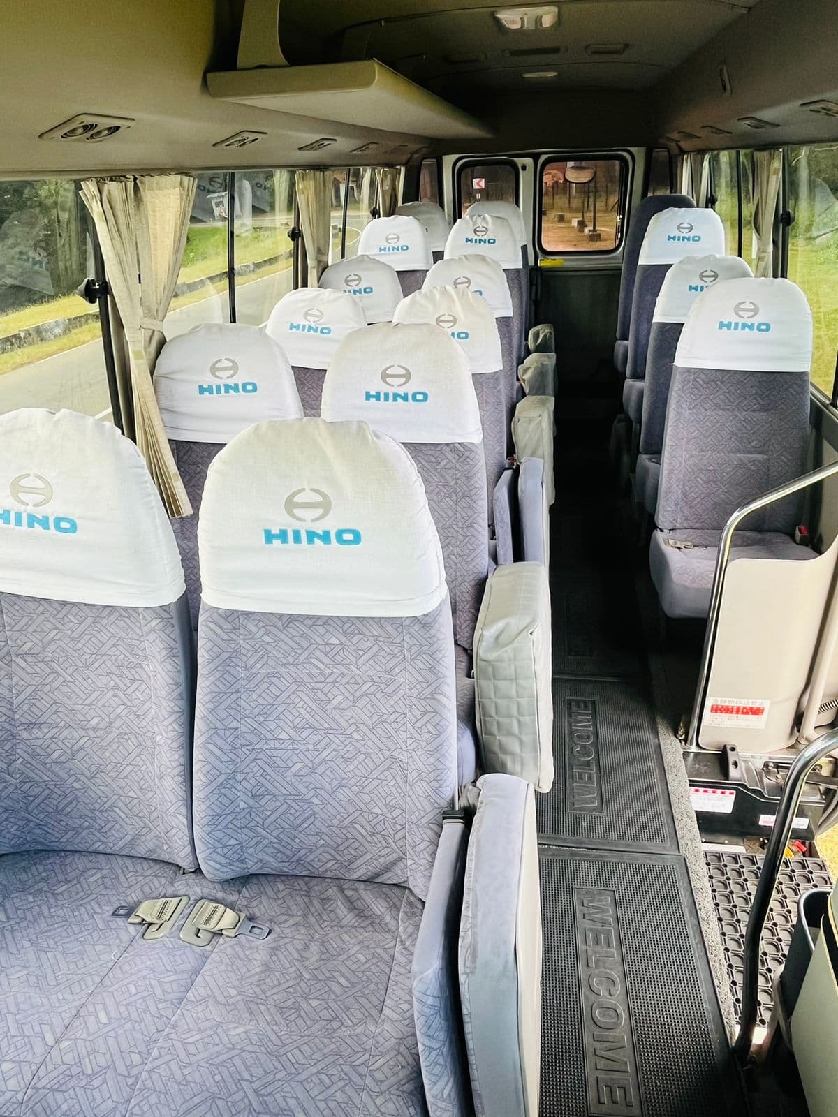 Mini Bus - Image 4