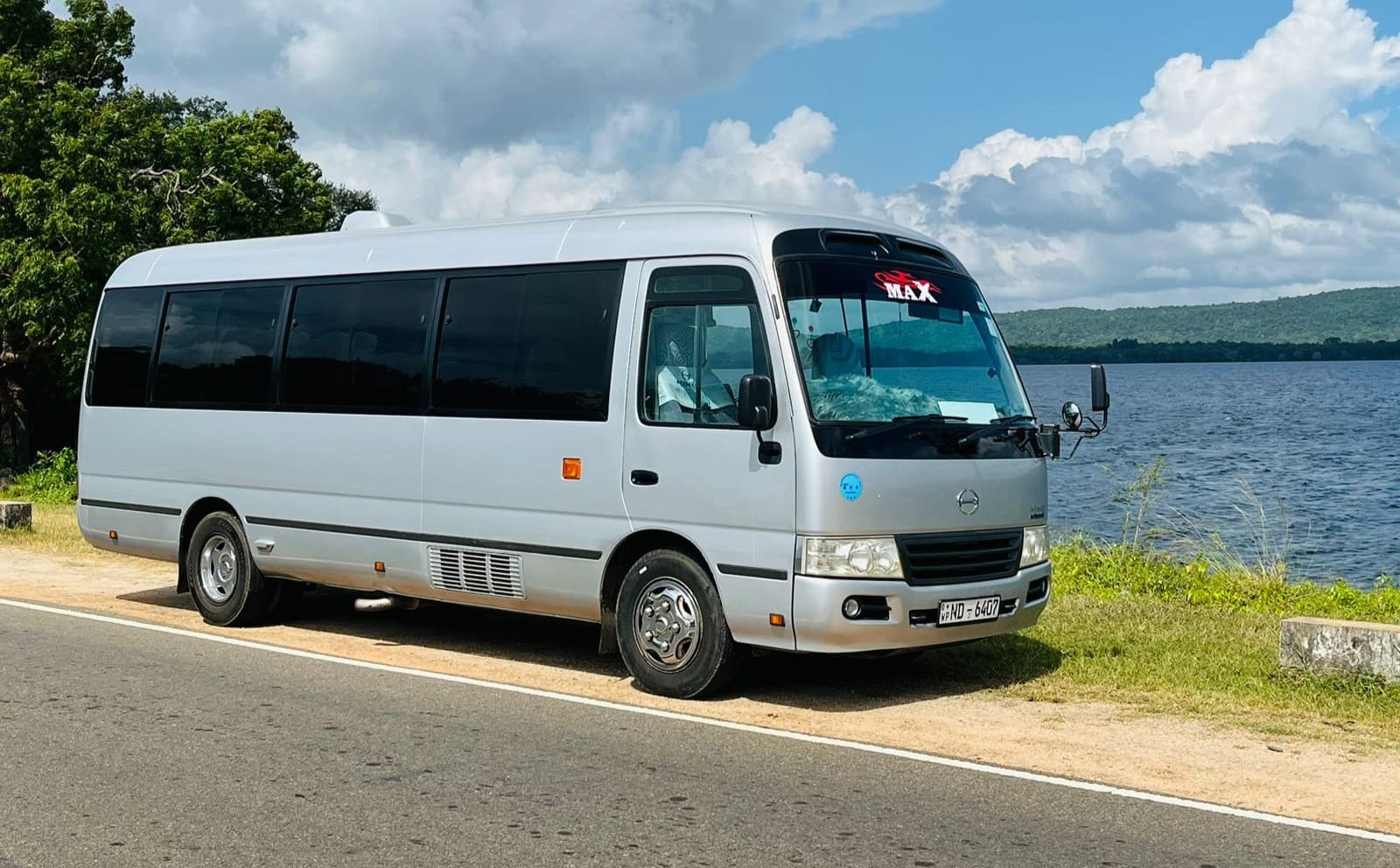 Mini Bus - Image 1